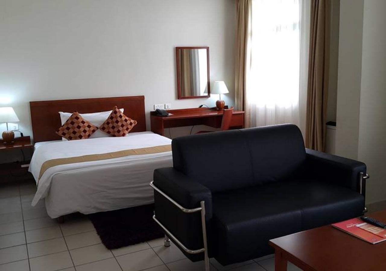 Tinapa Lakeside Hotel Калабар Экстерьер фото