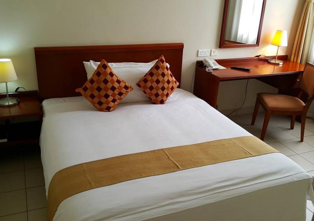Tinapa Lakeside Hotel Калабар Экстерьер фото