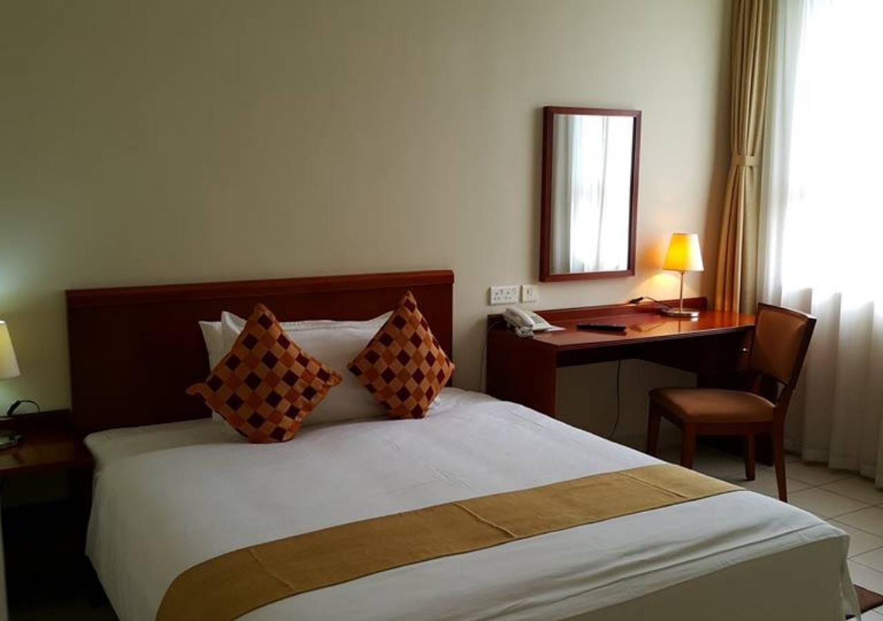 Tinapa Lakeside Hotel Калабар Экстерьер фото